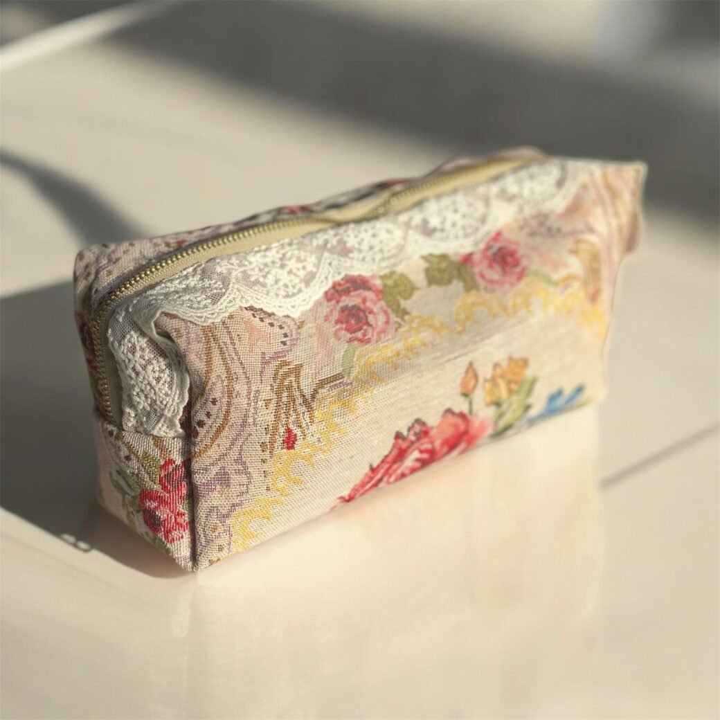 Luna Vintage Pouch